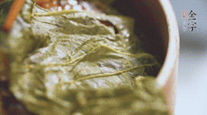 出鍋后撒上蔥花就可以啦。