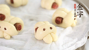 上鍋大火蒸20分鐘后，關火燜5分鐘就可以了。