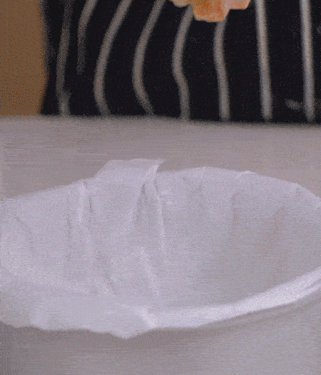 放到容器中，30-36攝氏度的地方發(fā)酵2次。