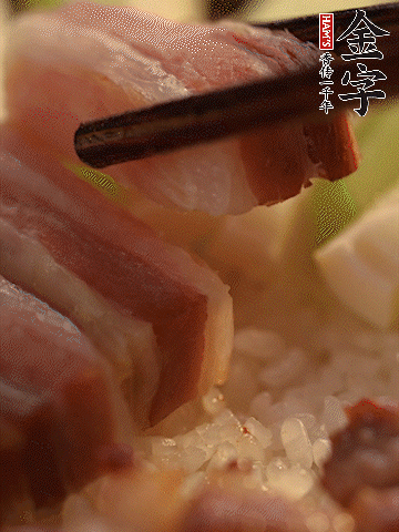 轉(zhuǎn)小火，繼續(xù)蓋蓋子燜2-3分鐘。