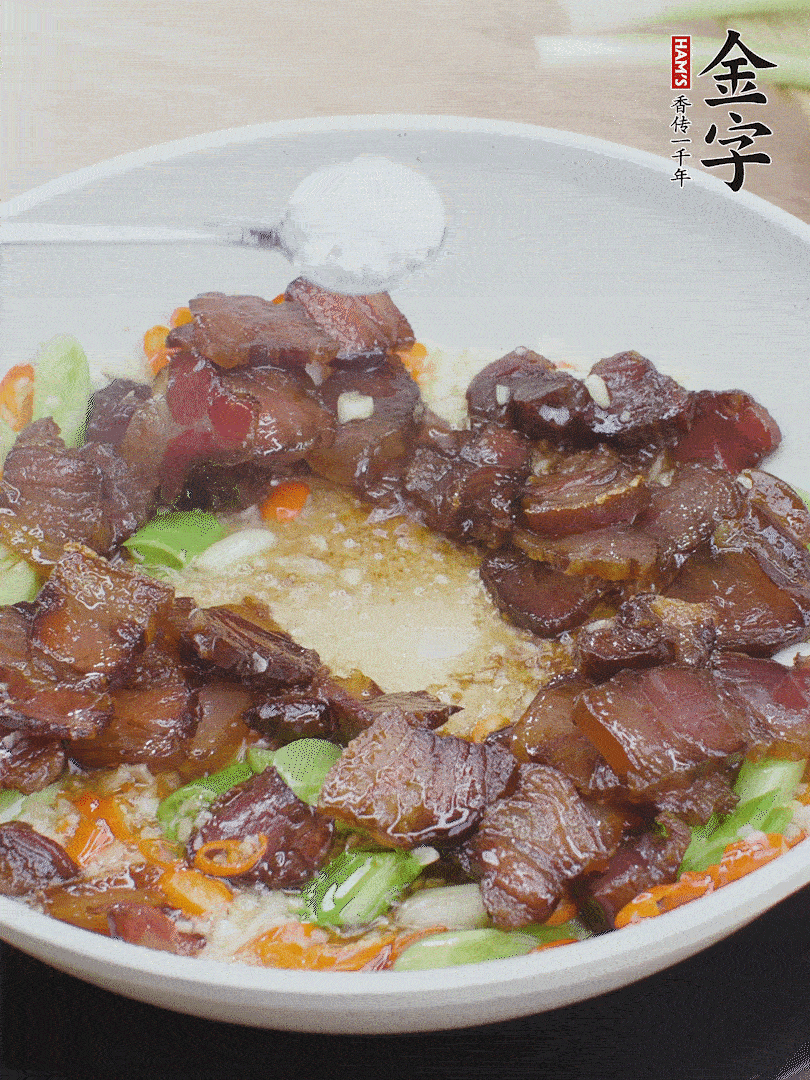 下醬油肉，一點(diǎn)生抽、白糖調(diào)味。