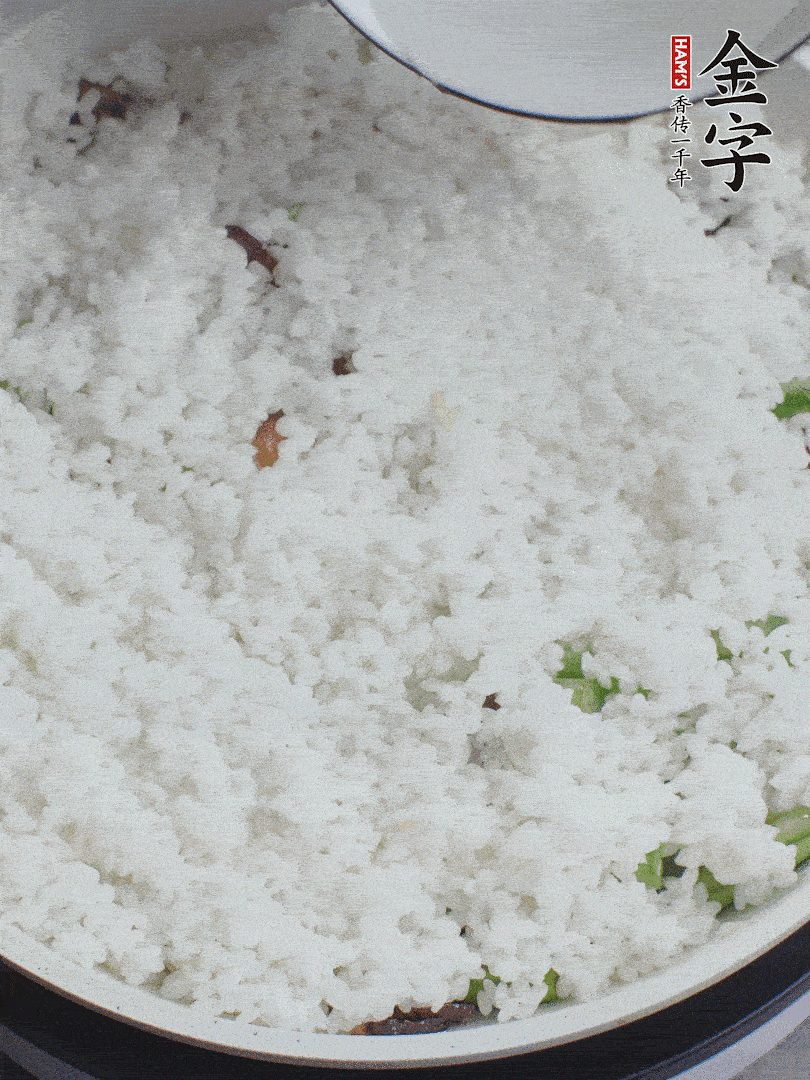 放一碗水，蓋蓋燜煮。