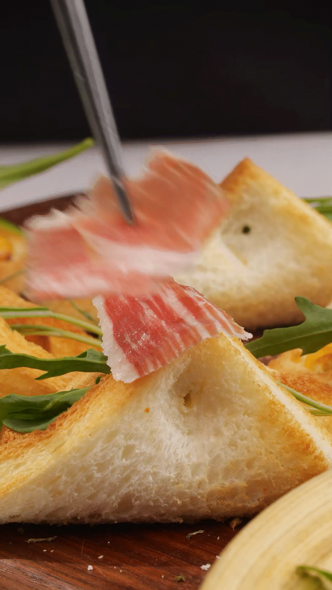 對折，用牙簽固定
